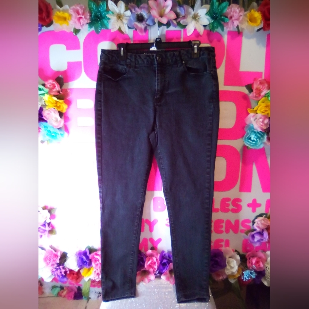 #048👉🏼Women's/Teens Black Jeans 👖